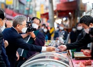 이재명, 의정부 제일시장서 ‘경기지역화폐 이용 활성화 토크콘서트’ 열어