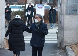 [포토] 이재정 교육감, 의정부여고 찾아 2021학년도 수능 수험생 격려