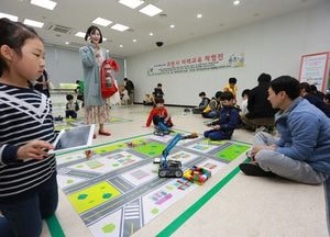 [특집] 지역사회 속, 소통 광장 된 “과천사람 도서관... 지역공동체 중심으로 우뚝”