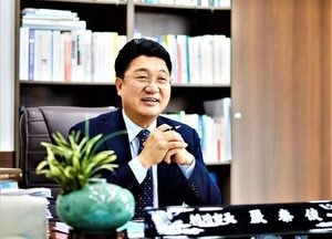 [신년인터뷰] 엄태준 이천시장 "이천시 발전 가로막은 철옹성 규제... 스마트 반도체벨트 고시로 ‘숨통’"