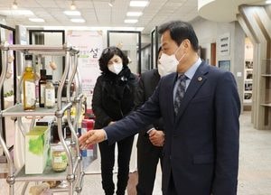 장현국 도의회 의장, 1일 ‘경기우수농산물 특별전시’ 참석