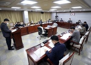 수원시의회 도시환경위원회 안건심사…무연고자 사망시 장례 지원 통과