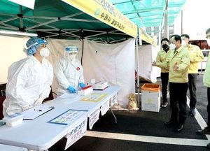 장현국 道의장, 전통시장 찾아 상인고충 파악···119센터·선별진료소 등 방문