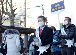 박승원 광명시장 "설 명절 마음으로 함께 해요" 거리 캠페인