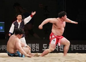 양평군청 박정석 장사, 2021 설날장사씨름대회 ‘3위’