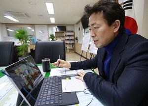 김종천 과천시장, ‘공감 릴레이 시민의 마음을 잇다’ 비대면 소통간담회 열어
