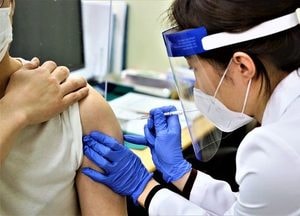 이천시, 다사랑요양원 종사자 코로나19 백신 첫 접종