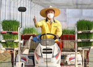 ‘대왕님표 여주쌀’ 올해 첫 모내기