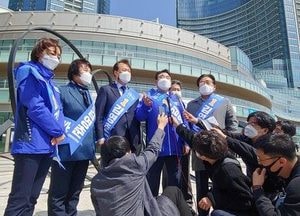 민주당 문체위원 ‘부산 엘시티’ 방문··· 박형준 조형물 납품 특혜 해명 촉구