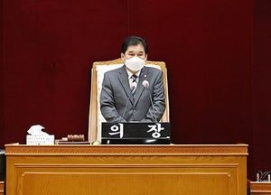 안양시의회, 최우규 의장·박정옥 부의장 선출