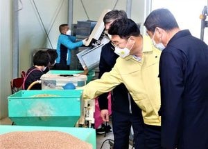 엄태준 이천시장, 호법농협 공동육묘장 방문