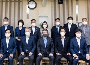 이재명 “김포~서울남부~하남 노선 적극 반영 노력 ”…정하영 김포시장·의원들 도지사 면담