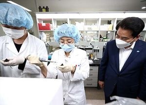 백군기 용인시장 “지엔티파마, 세계적 기업 도약 전폭 지원”