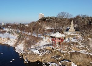 [드론이 본 세상] 흰눈 내려앉은 '천년고찰 신륵사 강월헌'