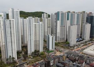 안양동안署, 층간소음 앙심...상대방 '현관문에 인분 칠한 50대 검거'