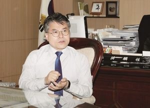 [특집· 홍인성 인천 중구청장 민선7기 3주년 인터뷰] 구민과의 약속 착실히 지켜 ‘사람사는 복지 중구’ 조성