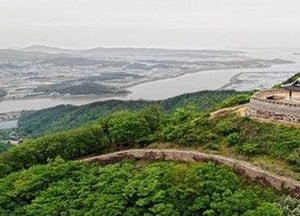 [특집] 김포 문수산, 코로나19로 늘어난 등산객들…쾌적하고 안전한 산길로 반긴다