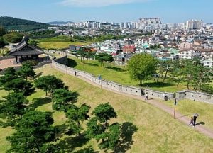 [기획] 코로나 블루 이겨내기 충분..."수원 '팔색길' 걸어봐요"