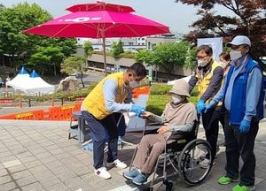 파주시, 자원봉사자 활동 귀감··· 접종센터 방문자 체온측정-동선안내