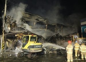 특수거울로 20대 외국인 여직원 불법 촬영...50대 공장장 ‘입건’