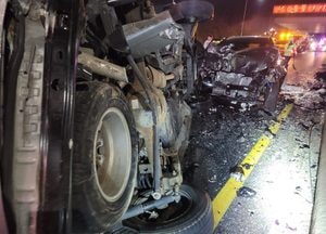 과천-봉담고속道 추돌사고...2명 숨져