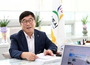 [인터뷰] 신동헌 광주시장 '오직 광주 시민과 함께' 초석 다지기 위해 달려온 시간