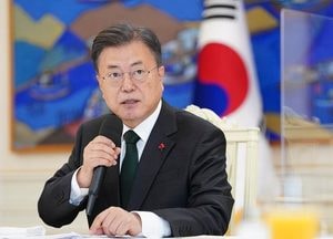 文대통령, 윤석열 ‘적폐 수사’ 발언에 ‘발끈’
