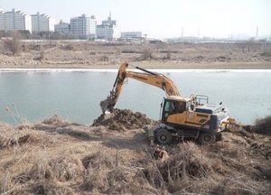 파주시 ‘단수 사고로 비상급수’ 조치···금촌동 일대 상수도 누수 복구