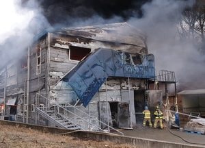 화성 송산면 비닐포장팩 제조공장서 불...인명피해 없어