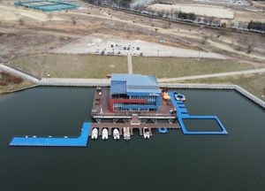 [드론이 본 세상] 여주에 자랑...남한강에 떠있는 건축물 ‘여주시 수상센터’