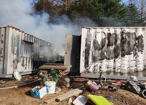 양평 무왕리 컨테이너 불...거동불편 60대 여성 숨져