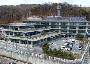 출동 경찰관 폭행한 30대 2명 구속