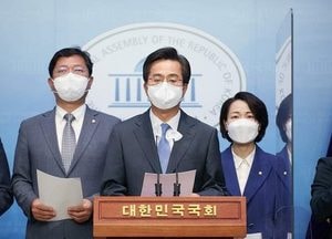 “민주당 심판해도 씨앗은 남겨달라”···김동연 道지사 후보‘정치개혁’ 기자회견