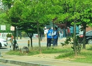 조병국 파주시장 후보, ‘윤후덕 의원’ 고발···사전투표소 앞서 ‘피켓들고 선거운동 혐의’