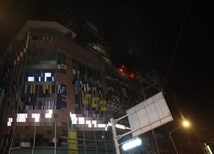 부천 복합건축물 5층서 새벽 불···36명 자력대피 ‘담배꽁초가 화인’