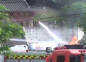 포천서 LPG 탱크로리 화재…인명피해 없어