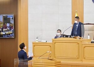 파주시의회 이성철 의장 사퇴하라 촉구···‘사리사욕·정치적 야합’으로 의장에 당선