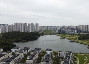 경기남부 대장 ‘광교 아파트’ 5억 떨어져…6주째 하락 ‘금리인상 여파’