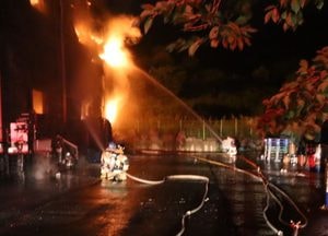 연천 읍내리 화장품 원료 제조공장 불...6시간 만에 꺼져