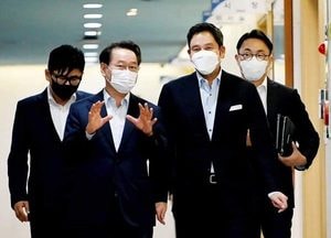 인천 청라에 ‘2만석 최첨단 돔구장’ 건립...유정복 시장·정용진 부회장 시청서 접견