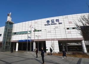 [화요기획] 인천발 KTX ‘송도역서 인천역으로 변경 추진’...찬반여론 ‘극명’