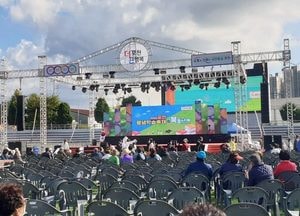 포천, 같은 장소에서 열린 축제에 무대는 각각 설치...주민불편·예산낭비 ‘논란’