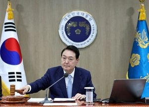 윤대통령, 국정 수행 능력 큰 폭 상승…4개월 만에 30%대 중반 취임 후 처음