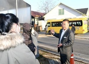 김경일 파주시장 ‘통학로 안전환경’ 점검…야당동 와석초교 학부모 만나 의견 청취