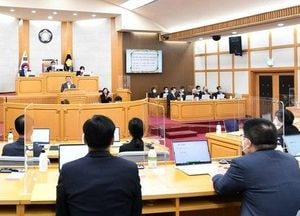 파주시 ‘2023년도 시정 운영방향’ 제시…김경일 시장 ‘핼로원 참사 희장자’ 애도