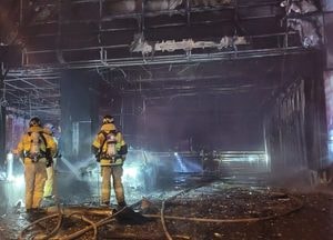 수원 권선구 지식산업센터서 불, 차량 5대 불 타
