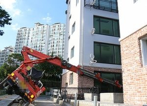 용인, 이동식 크레인으로 작업 중 컨테이너 떨어져 1명 숨져