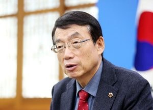 [인터뷰] 허식 인천시의회 의장 “지역 균형발전·인천 미래 먹거리산업 기반 구축, 최우선”
