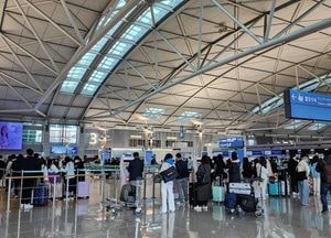 해외여행 떠나자…북적이는 인천공항