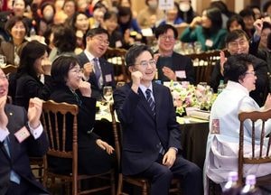 “저출생·여성 경제활동 문제, 경기도부터 바꿔보겠다 ”...김동연 지사,  여성지도자 신년인사회 참석